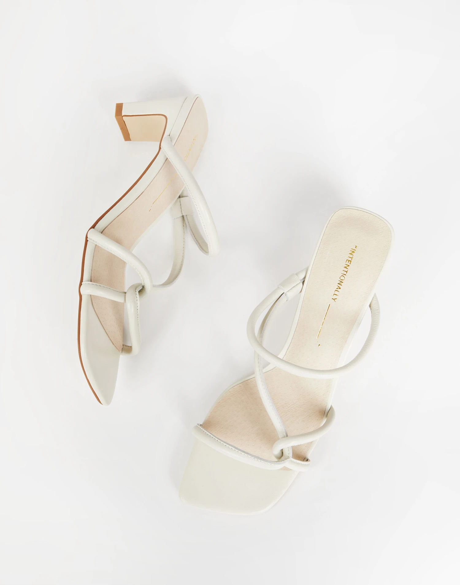 Madewell Intentionally Blank Leather Willow Sandals 1 Madewell Intentionally Blank Leather Willow Sandals