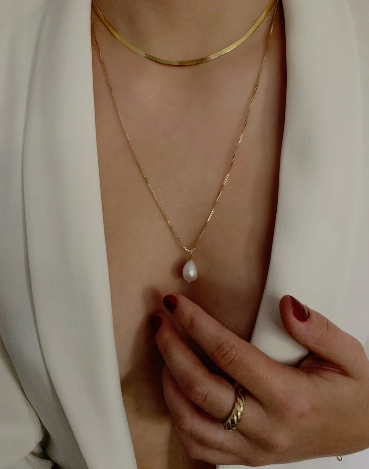 Madewell Kinn™ 14k Gold Carter Flat Herringbone Chain Necklace II 3 Madewell Kinn™ 14k Gold Carter Flat Herringbone Chain Necklace II - Image 3