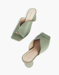 Madewell Intentionally Blank Leather Kamika Mules In Sage