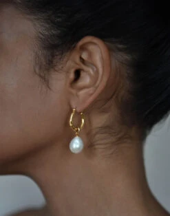 Madewell NASHIRA ARNÓ 18k Gold Baroque Pearl Charm -Madewell Sales N4682 EB0847 d6