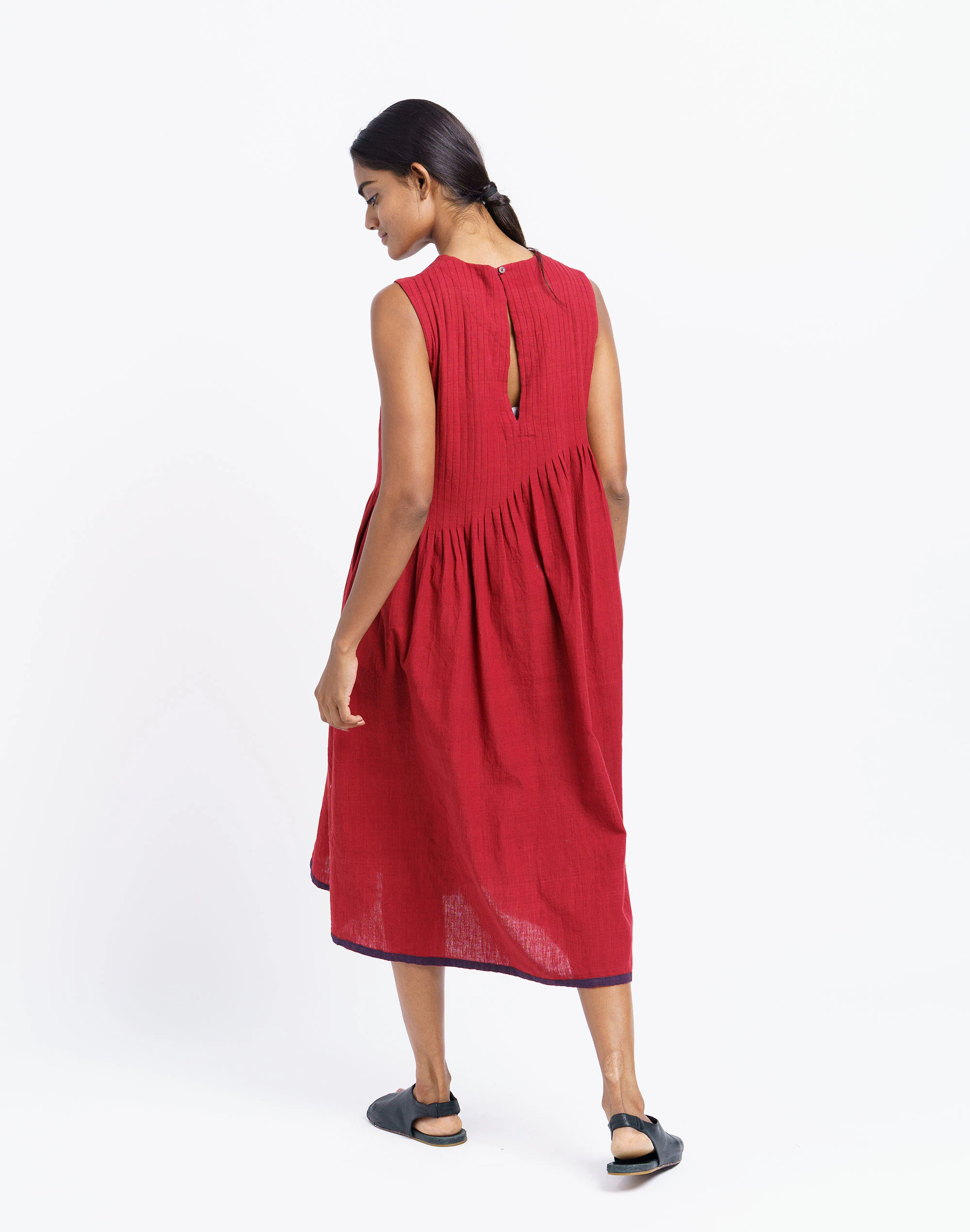 Madewell World Of Crow Red Pleated Midi Dress 2 Madewell World Of Crow Red Pleated Midi Dress - Image 2