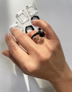 Madewell Jane D'Arensbourg Dot Black And Clear Glass Ring -Madewell Sales N7819 BK0001 d2