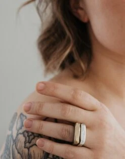 Madewell Firstborn Jewelry Slant Signet Ring -Madewell Sales N8063 GY0032 d3