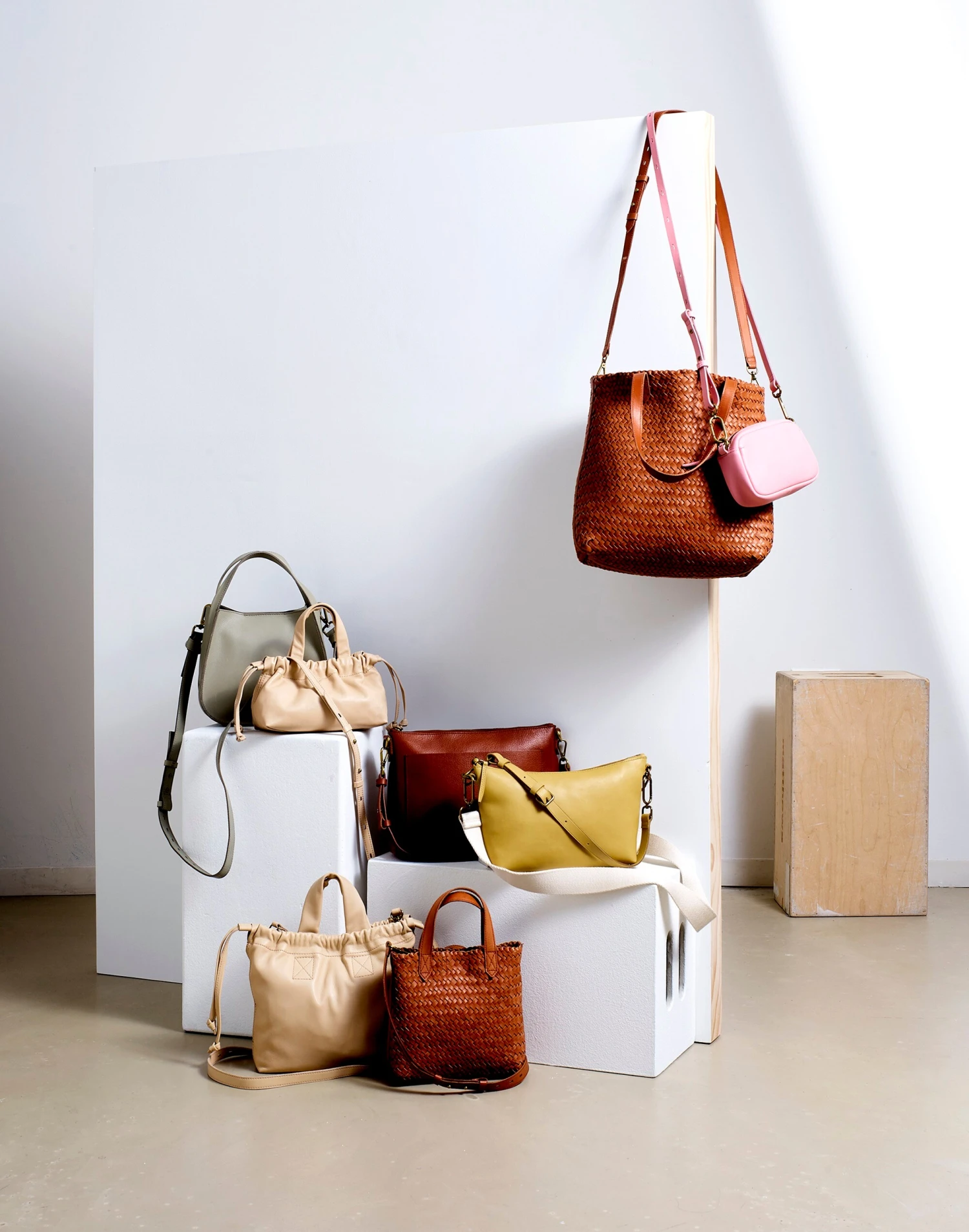 Madewell The Piazza Mini Crossbody Bag 4 Madewell The Piazza Mini Crossbody Bag - Image 4