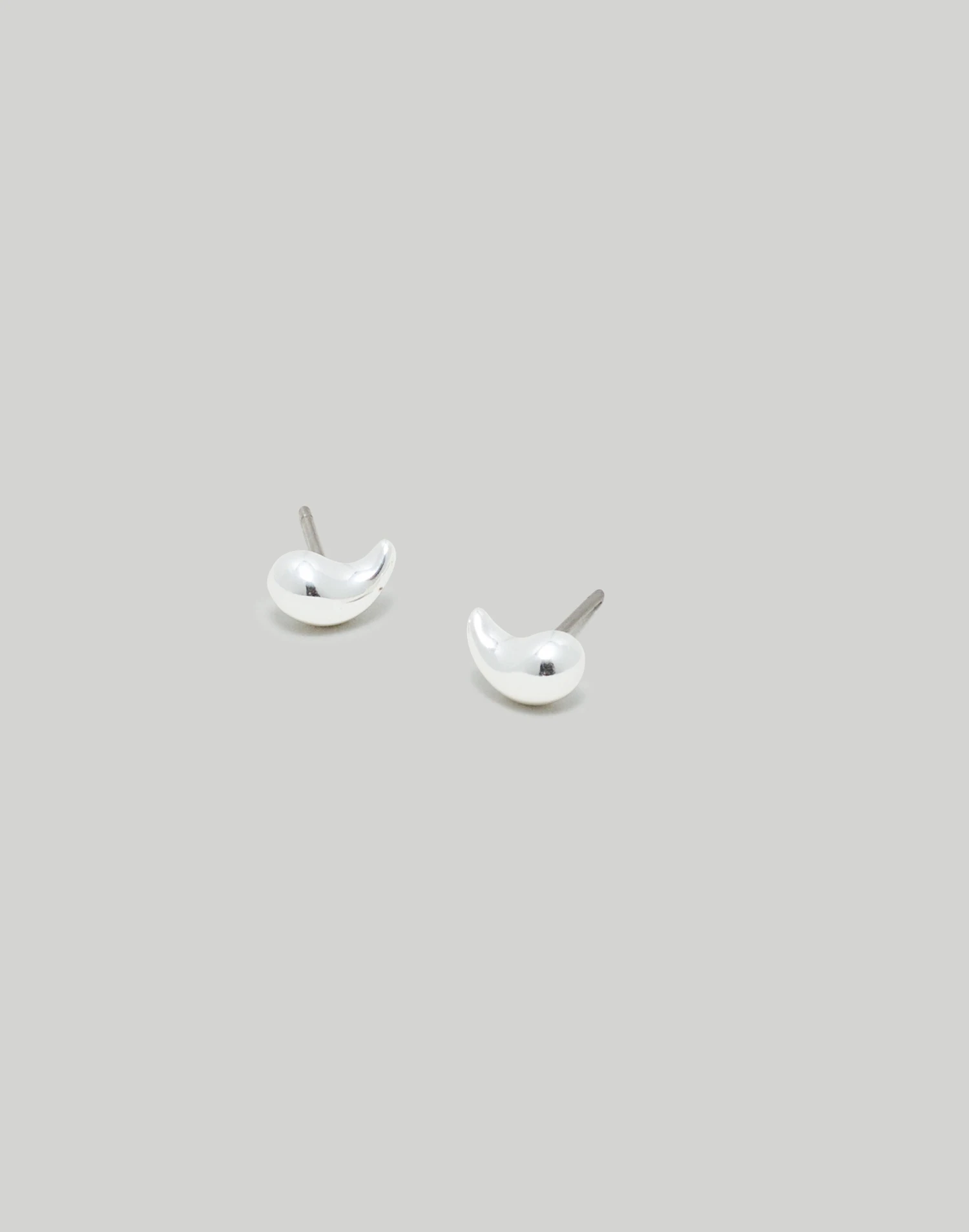 Madewell Puffy Teardrop Stud Earrings 1 Madewell Puffy Teardrop Stud Earrings